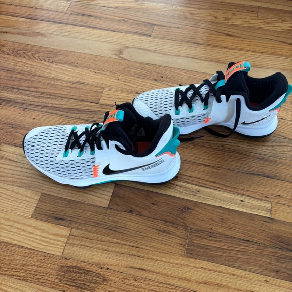 Nike Air 2020 Witness v5 - Picture 2 of 7